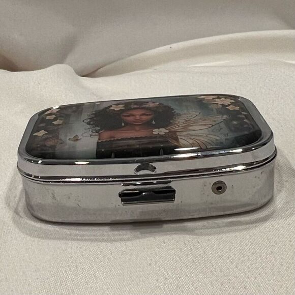 Flower Fairy Travel Pill Box 2 Compartment Medicine Pill Case Metal NEW 🌸 - Picture 4 of 5